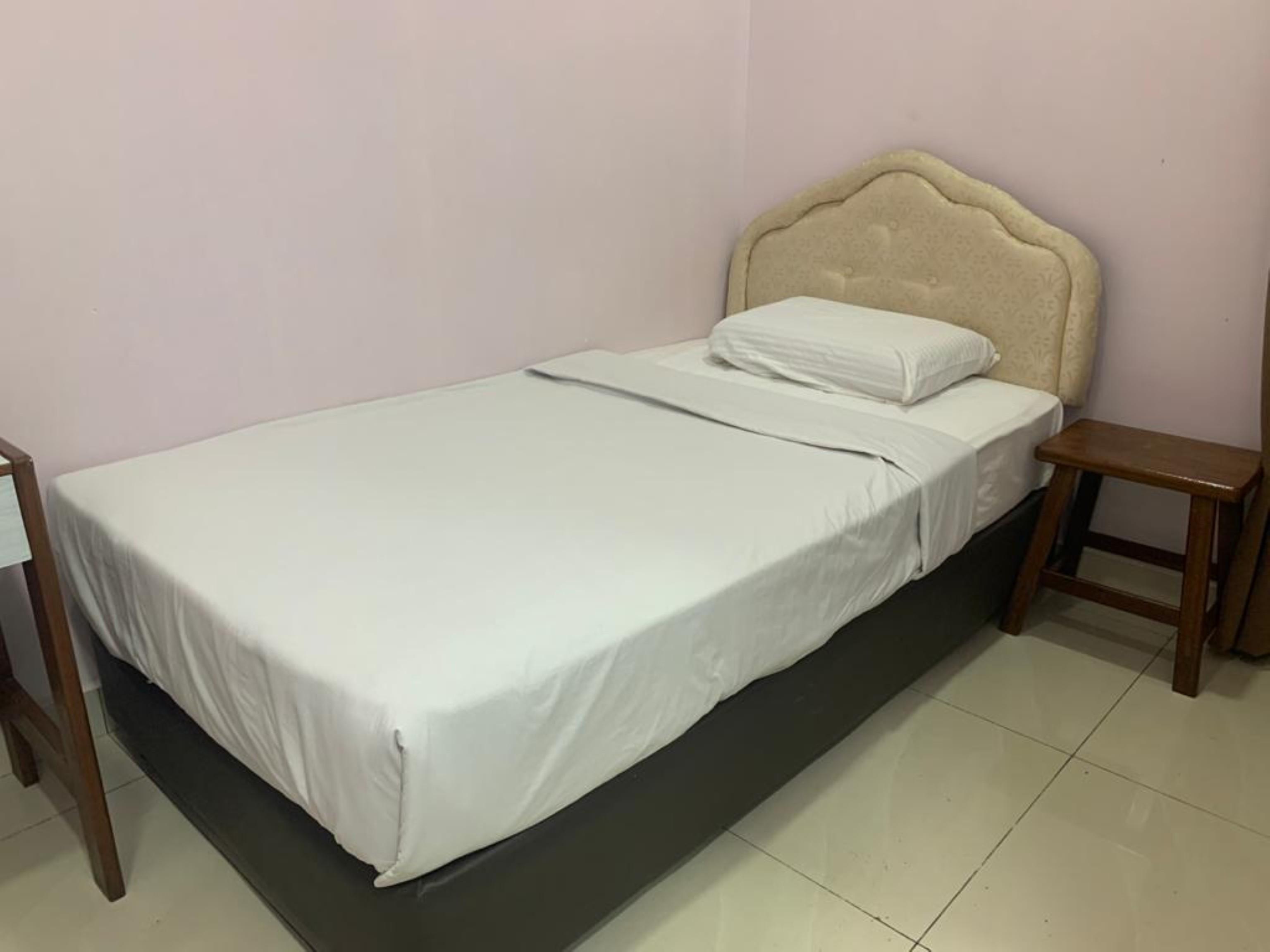 Oyo 89877 Sun Triang Hotel Kampong Kerayong Extérieur photo