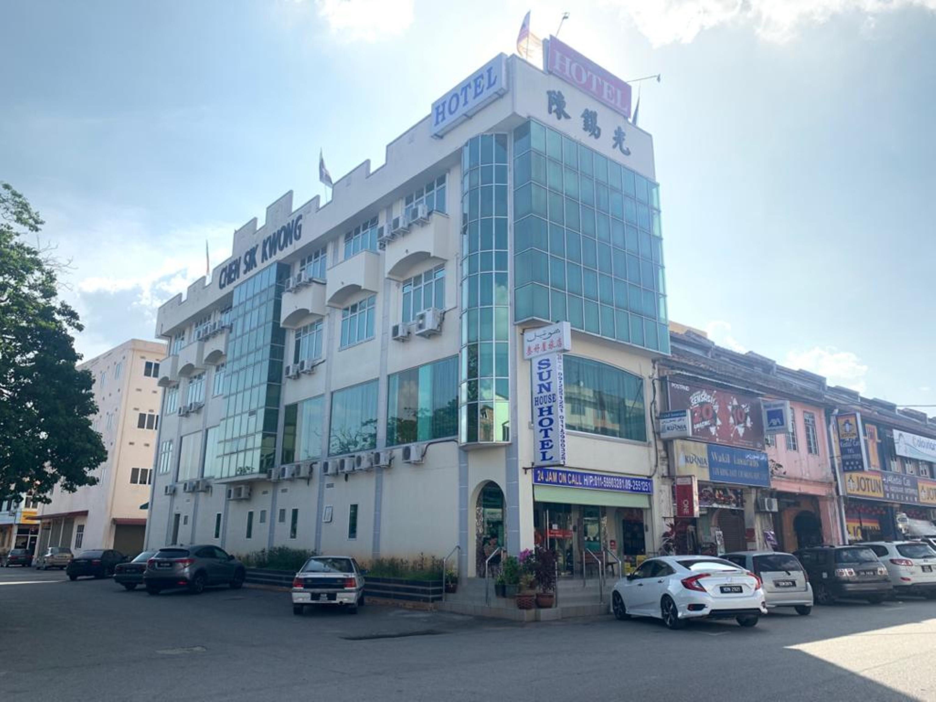 Oyo 89877 Sun Triang Hotel Kampong Kerayong Extérieur photo