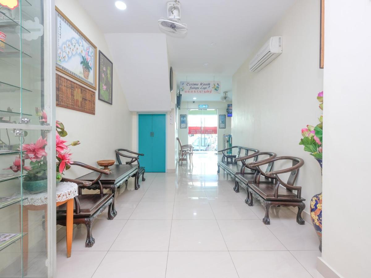 Oyo 89877 Sun Triang Hotel Kampong Kerayong Extérieur photo